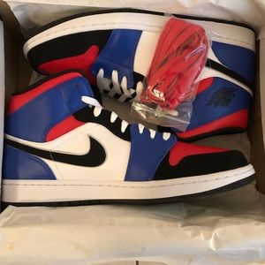 Air Jordan 1’s Top 3 mid’s